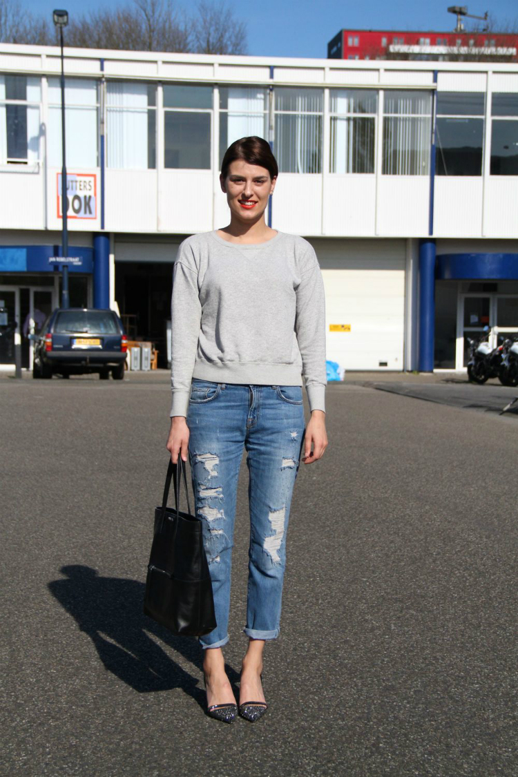 Distressedjeans-01.jpg