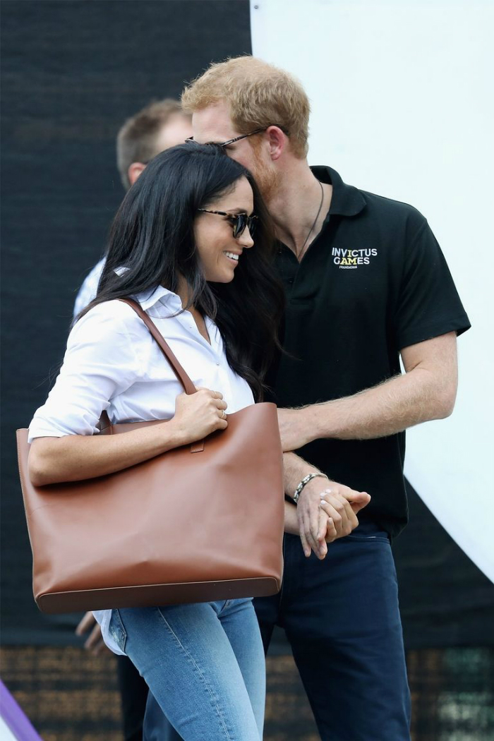 1st_official_pic_harry_meghan_02.jpg