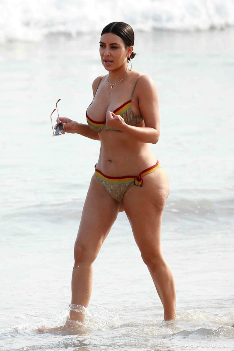 Kim-Kourtney-Kardashian-Bikini-Pictures-April-2017-03.jpg