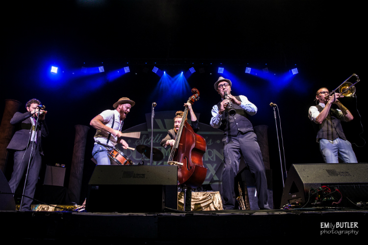 postmoden_jukebox_02.jpg