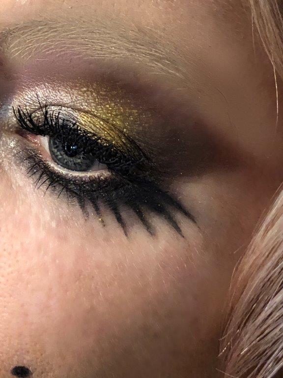 MF_SiennaMiller_METGALA1.JPG