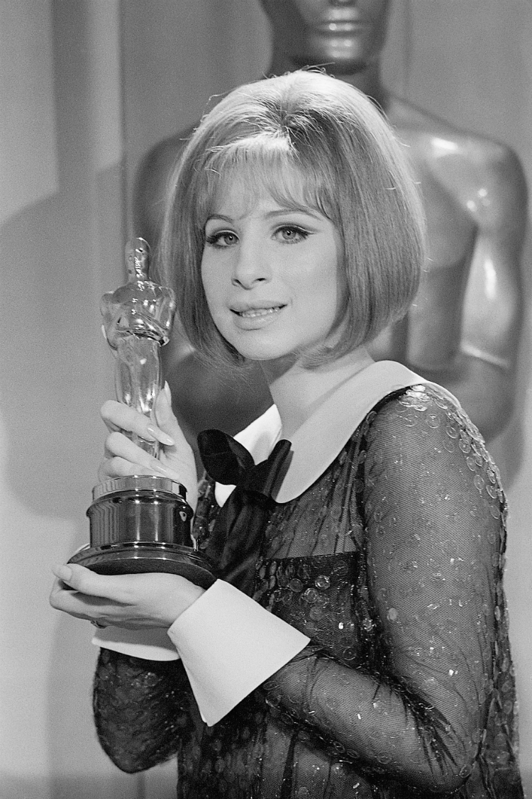 10best_oscarlooksofalltime_02.jpg
