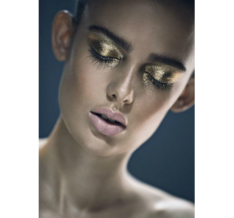 4holidaybeautytrends_03.jpg