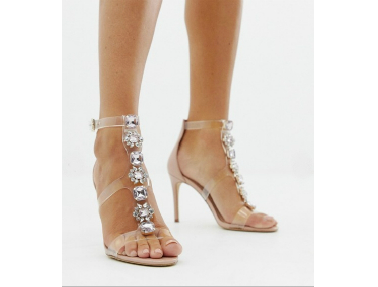 8highheelsxmas_03.jpg