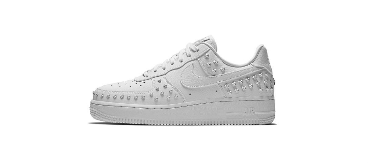 10sneakersholidays_06.jpg