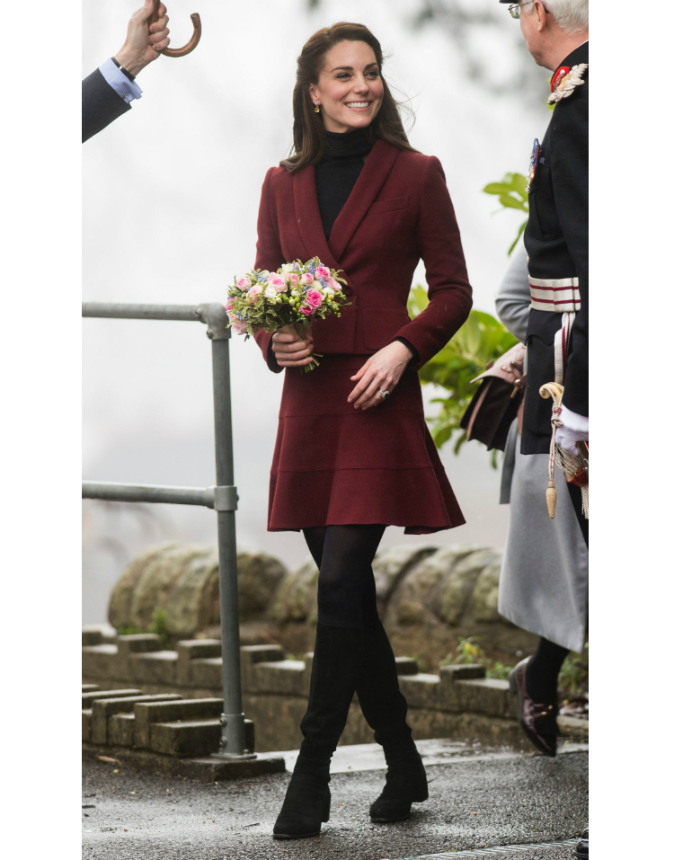 4skirtsuitstyles_00.jpg