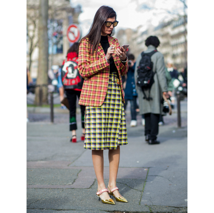 4skirtsuitstyles_05.jpg