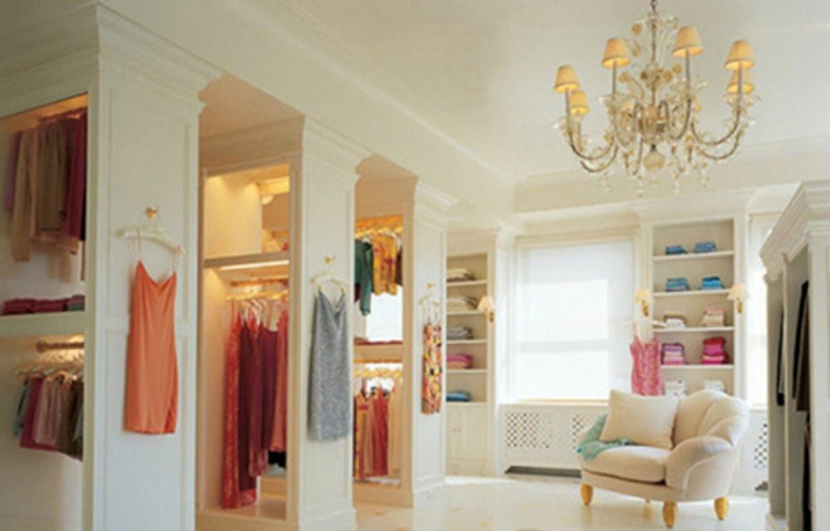 MCareyCloset02_thehomeissue.jpg