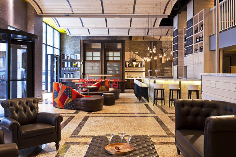 lobby_tryp.jpg