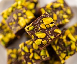 Εύκολη κι απολαυστική συνταγή για Brownies με φιστίκια
