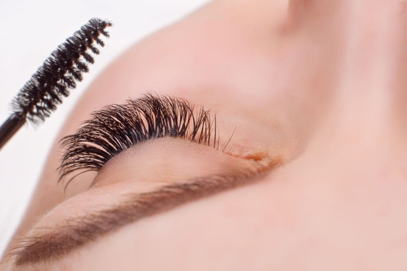 Brown is the new black… και στη mascara