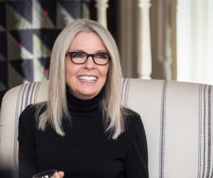 Diane Keaton: «Η αίσθηση ελευθερίας είναι κάτι που, ευτυχώς, έρχεται με την ηλικία και την εμπειρία της ζωής»