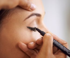 Ο οδηγός για winged eyeliner που θα σε βοηθήσει ακόμα και αν είσαι ανεπίδεκτη σαν εμένα
