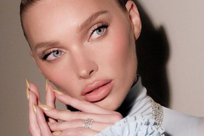 Πώς πετυχαίνω ένα magnetic eye look χωρίς eyeliner
