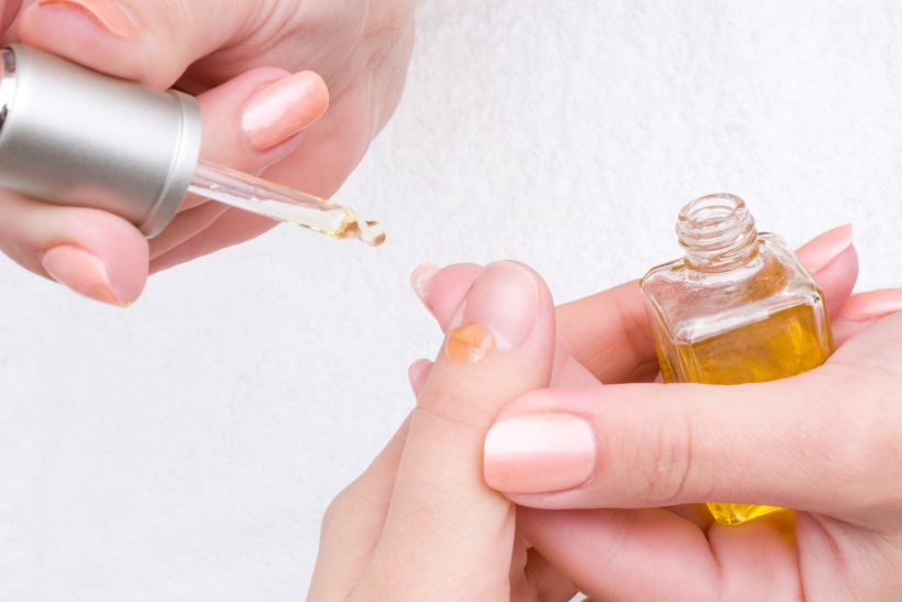 Rosehip oil νύχια: Ό,τι πιο ρομαντικό στο μανικιούρ για το φθινόπωρο