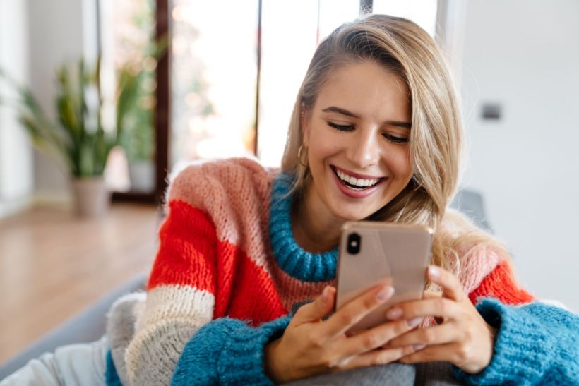 Digital self-care: Πώς έμαθα να χρησιμοποιώ την τεχνολογία, χωρίς να με εξαντλεί.