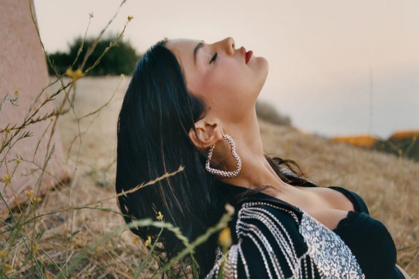 Η ρουτίνα ομορφιάς της Selena Gomez, που σήμερα έχει γενέθλια