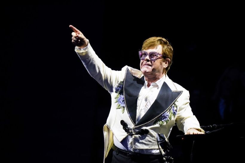 Elton John: «Με ενδιέφερε μόνο η καλλιτεχνική πλευρά της ζωής»
