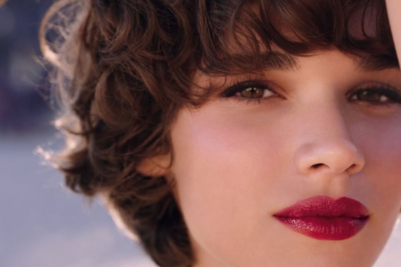 Το πρώτο μου κραγιόν ήταν ένα βαθύ κόκκινο Chanel