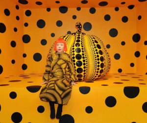 Yayoi Kusama: «Ξεχάστε τον εαυτό σας. Γίνετε ένα με την αιωνιότητα»