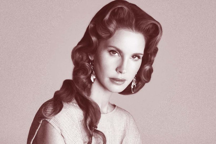 Η Lana Del Rey επιστρέφει με ένα γοτθικό love song για τον έρωτα