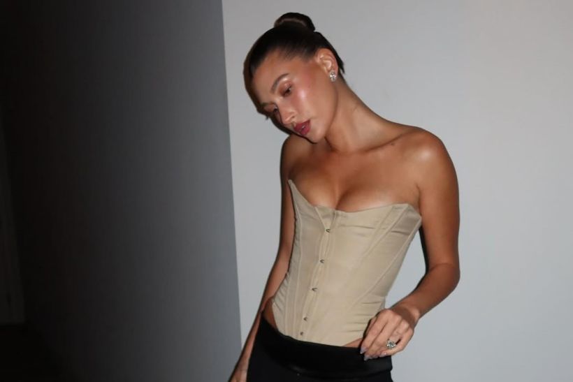 Οι celebrities ψήφισαν: Το item που θα ορίσει τα looks μου αυτή τη σεζόν