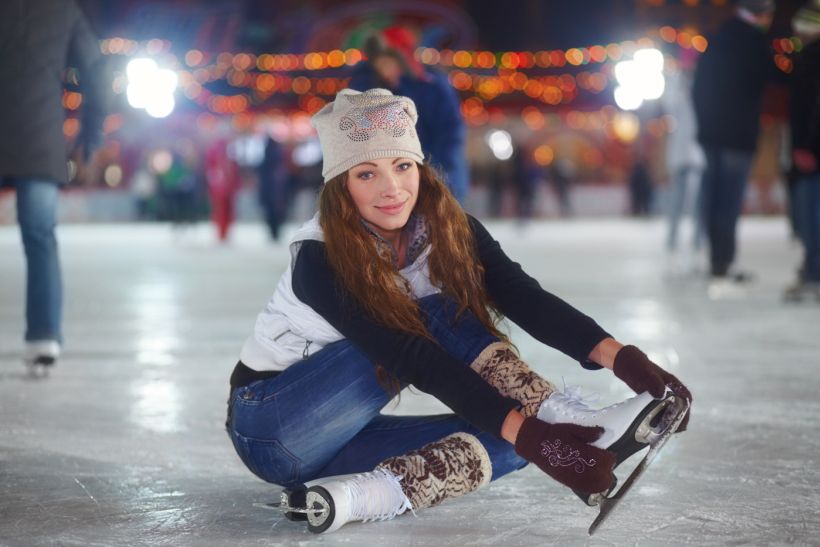 Ice Skating: Πώς μετέτρεψα την πιο κλισέ χριστουγεννιάτικη βόλτα στο απόλυτο workout του Δεκεμβρίου (και πώς θα το κάνεις κι εσύ)