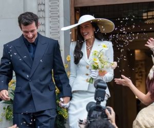Dua Lipa και Callum Turner παντρεύτηκαν στο Λονδίνο: λιτή τελετή στο Old Marylebone Town Hall