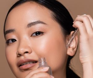 Glass skin: Η απόλυτη ρουτίνα περιποίησης σε 5 βήματα