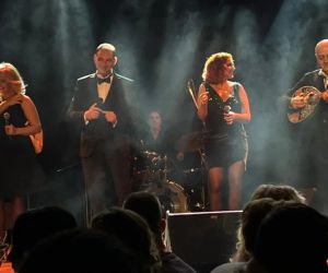 Βάλε μουσική στις Κυριακές σου με τα swing του Χιώτη στο Γυάλινο, σε επιμέλεια Λίνας Νικολακοπούλου