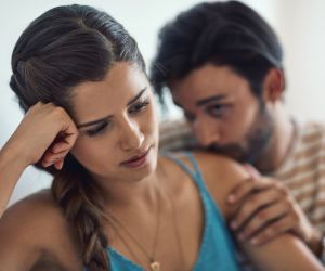 Όταν η περιφρόνηση γίνεται «κανονικότητα»: Το βίωμά μου μέσα στην αθόρυβη απαξίωση
