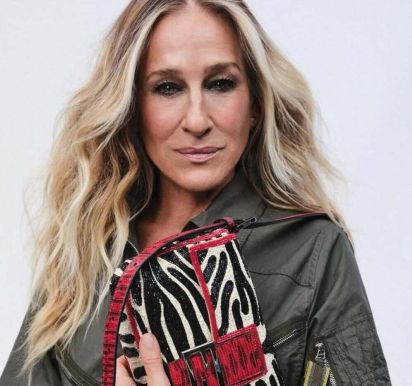Ο οίκος Fendi επανασυστήνει την Baguette και η Sarah Jessica Parker ξαναβρίσκει το αγαπημένο της αξεσουάρ