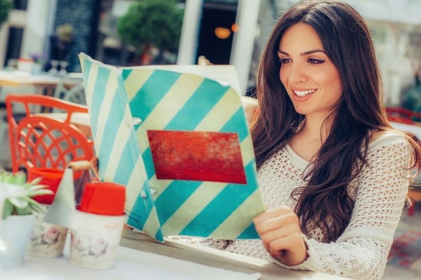 Solo dating: Γιατί η επιλογή της μοναξιάς είναι η επόμενη μεγάλη τάση ευεξίας