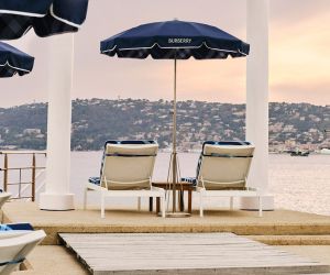 Ο οίκος Burberry κάνει takeover στο Hôtel Belles Rives