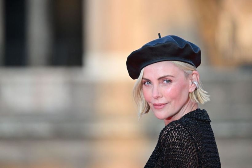 Charlize Theron: Αποκαλύπτοντας τα μυστικά ομορφιάς της