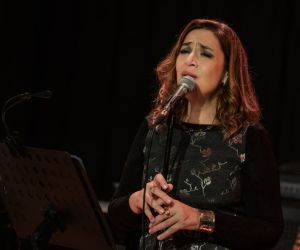 Φένια Παπαδόδημα: «Στον νέο μου δίσκο, βρήκα την δική μου σχέση με την ελληνικότητα, μία σχέση που δεν είναι αναλώσιμη, εμπορική, αλλά κρυφή και πολύτιμη»