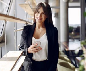 Business casual outfits: Πώς κατάφερα να πηγαίνω με όρεξη (και χωρίς στυλιστικό άγχος) στη δουλειά ακόμα και τη Δευτέρα